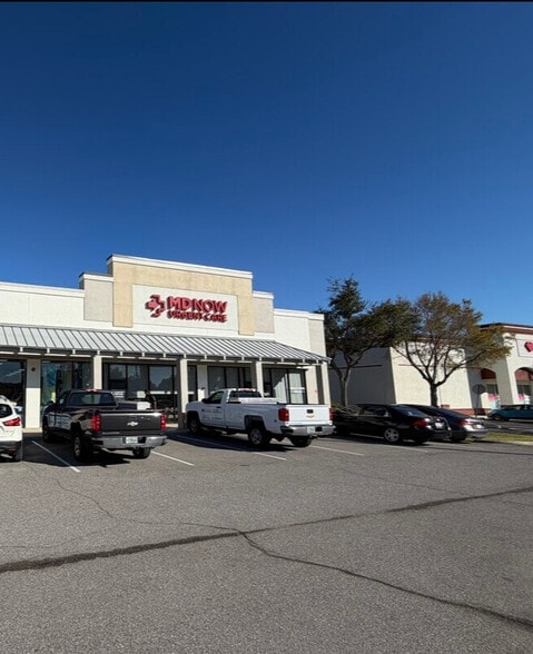 More Photos Of 4402 Cortez Rd W, Bradenton Unknown For Lease