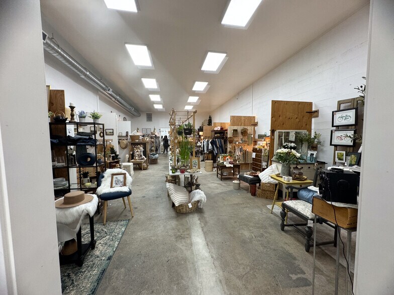 More Photos Of 1152 Commerce Ave, Longview Freestanding For Sale