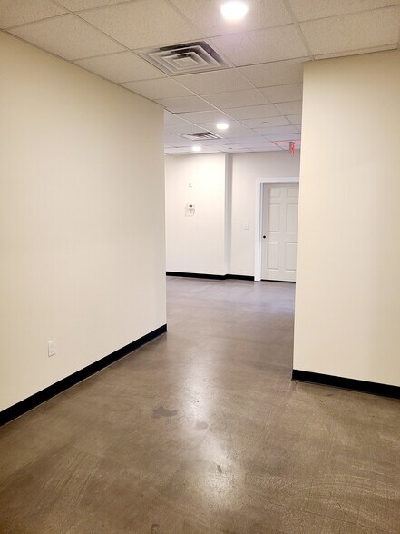 More Photos Of 1922 Hooper Ave, Toms River Storefront Retail Office For Lease