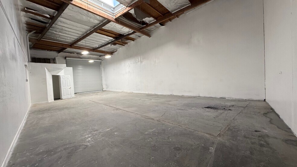 More Photos Of 9237 Lower Azusa Rd, Temple City Warehouse For Lease