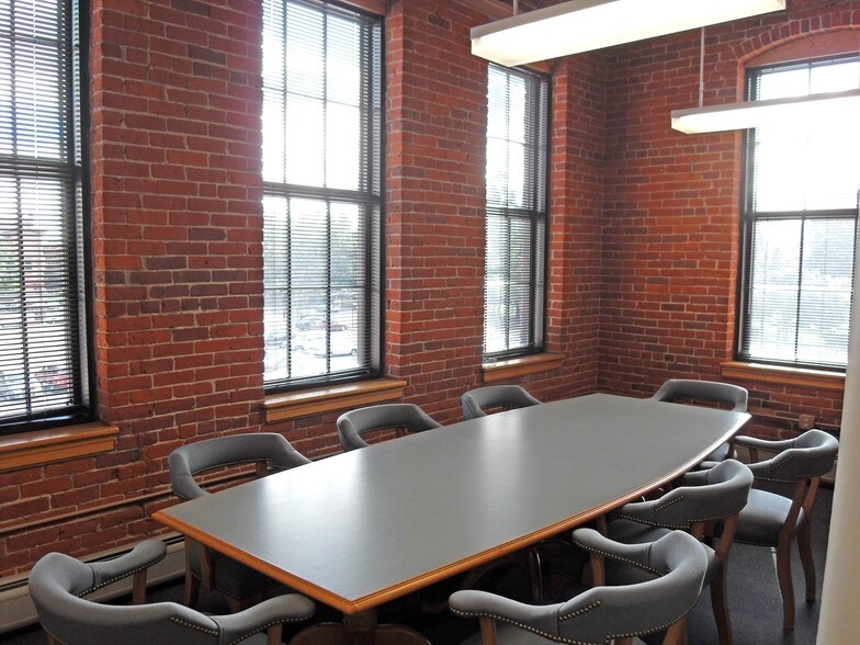 More Photos Of 1 Federal St, Springfield Flex For Lease