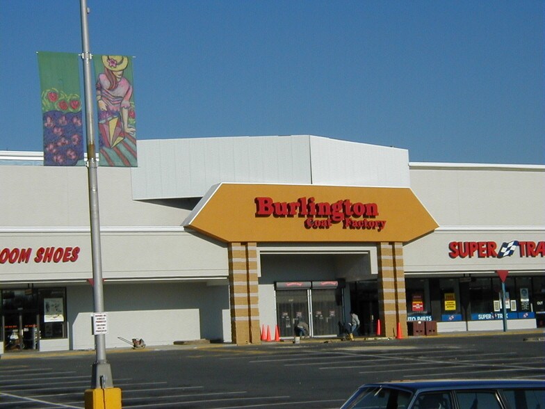 More Photos Of 3490-3556 S Jefferson St, Falls Church General Retail For Lease