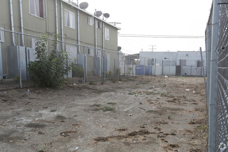 More Photos Of 1550 W Florence Ave, Los Angeles Land For Lease