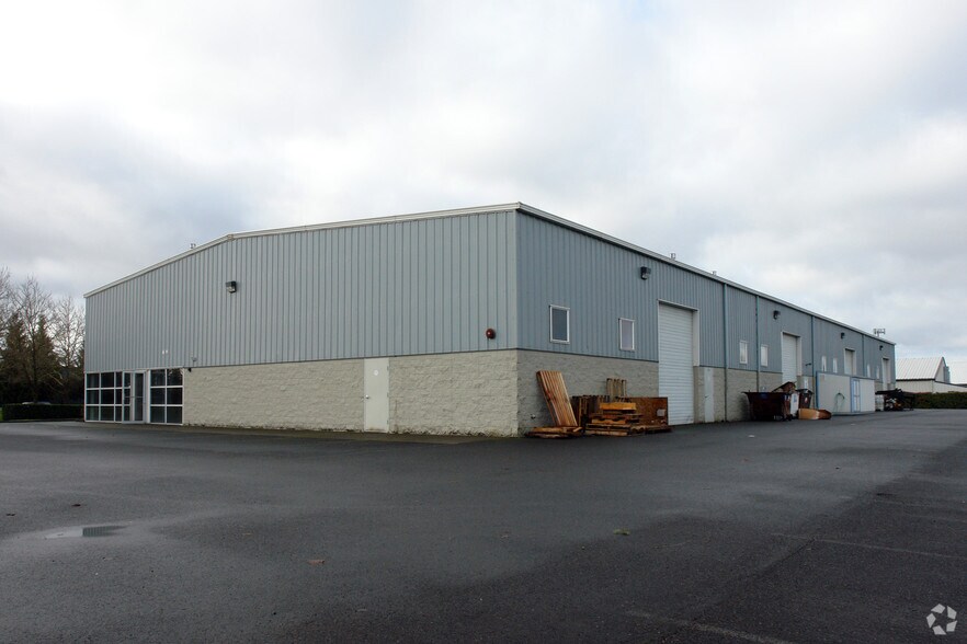 More Photos Of 5575 SE Alexander St, Hillsboro Warehouse For Sale