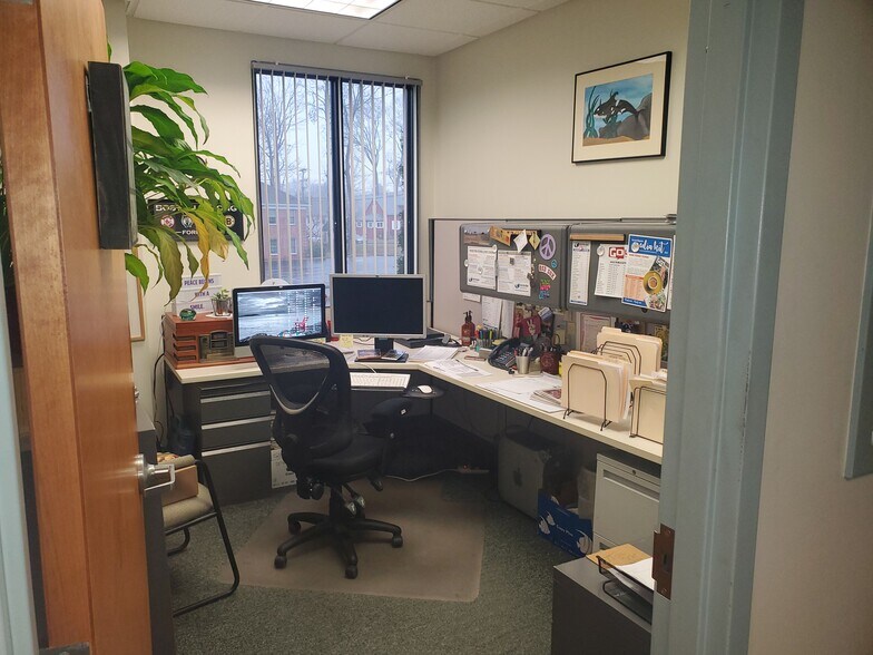 More Photos Of 280 N Main St, East Longmeadow Office For Sale