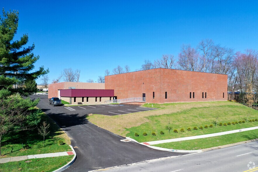 Primary Photo Of 200 Commonwealth Dr, Warrendale Warehouse For Lease