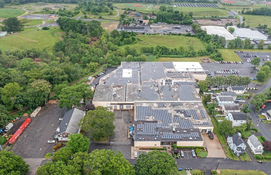 Primary Photo Of 380 Horace St, Bridgeport Manufacturing For Lease