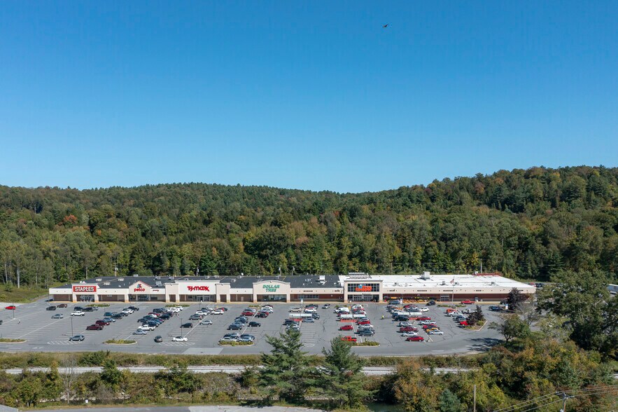 More Photos Of 168 Ames Dr, Barre Unknown For Lease