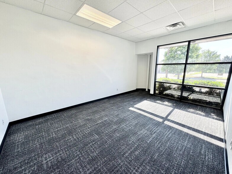 More Photos Of 7925 N Wilshire Ct, Oklahoma City Manufacturing For Lease