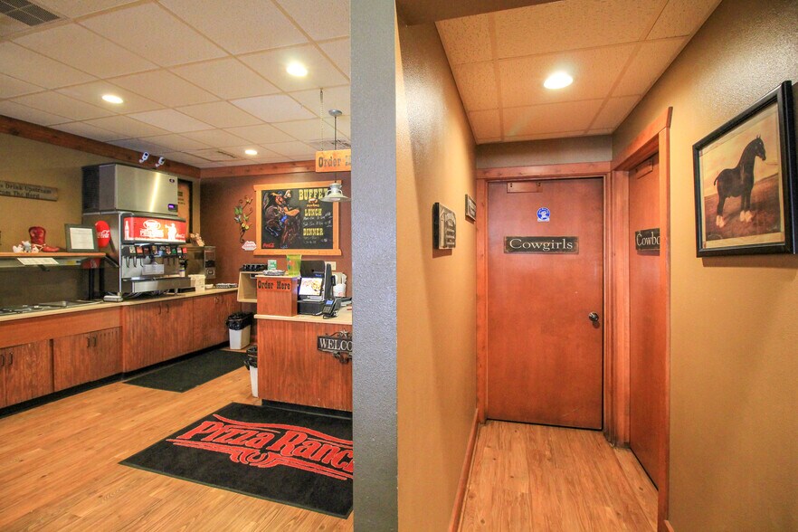 More Photos Of 211 N Main St, Pocahontas Restaurant For Sale