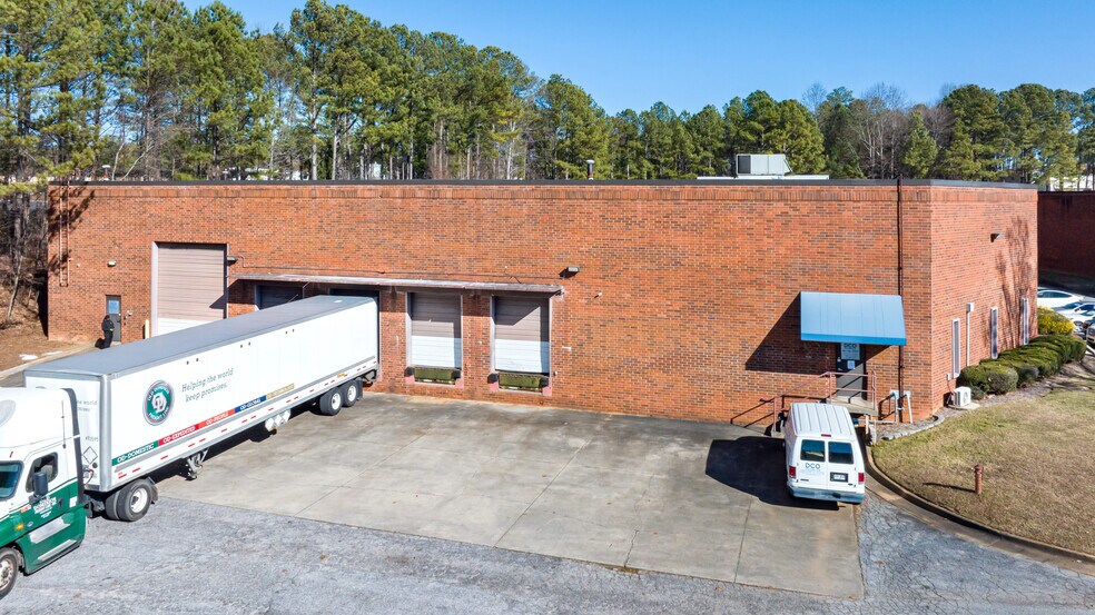 More Photos Of 3285 Saturn Ct, Peachtree Corners Warehouse For Lease