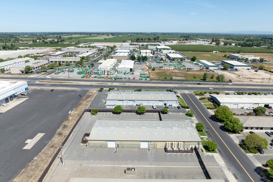 More Photos Of 4847 Stratos Way, Modesto Warehouse For Lease