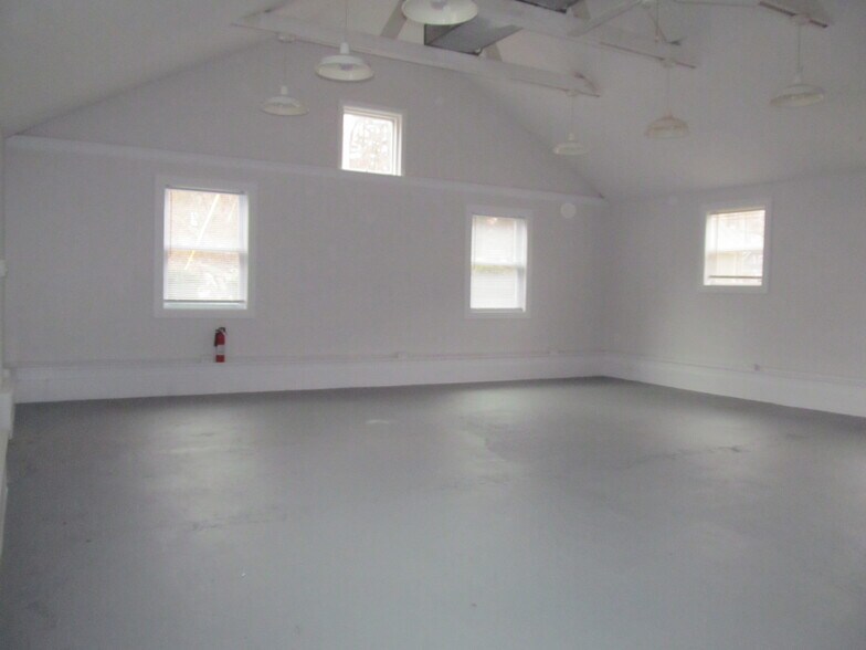 More Photos Of 13 Elm Ct, Easton Office For Lease