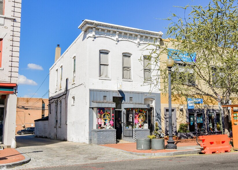 More Photos Of 727 8th St SE, Washington General Retail For Sale