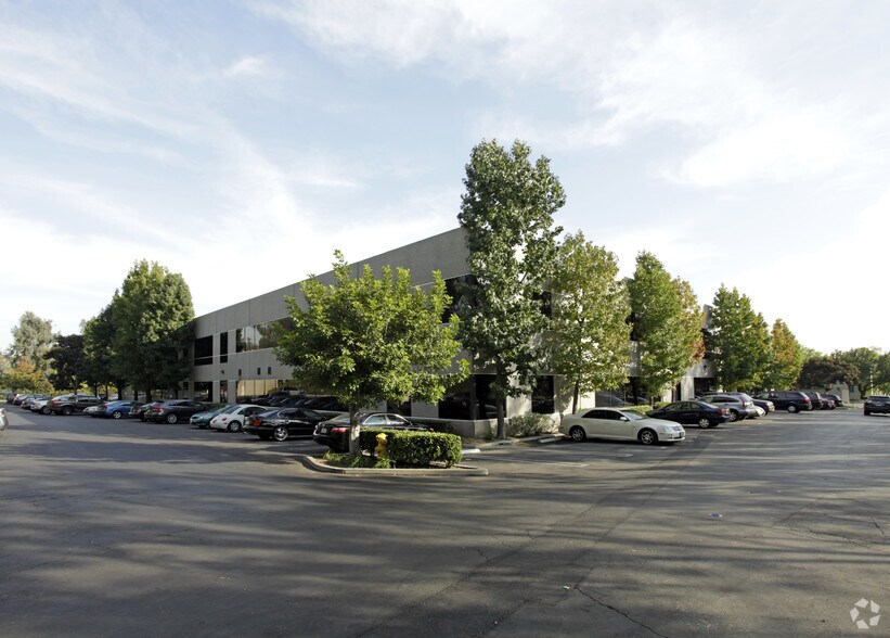 More Photos Of 2525 Corporate Pl, Monterey Park Office For Lease