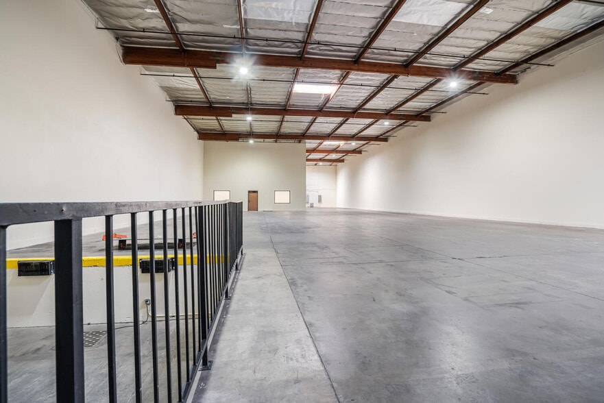 More Photos Of 17022 S Montanero Ave, Carson Warehouse For Lease