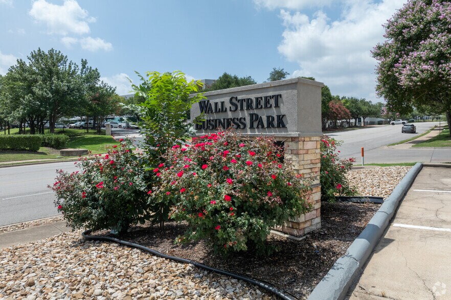 More Photos Of 8906 Wall St, Austin Unknown For Lease