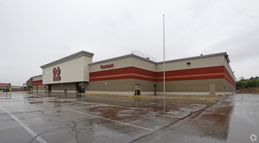 More Photos Of 8317-8361 Springboro Pike, Miamisburg Unknown For Lease