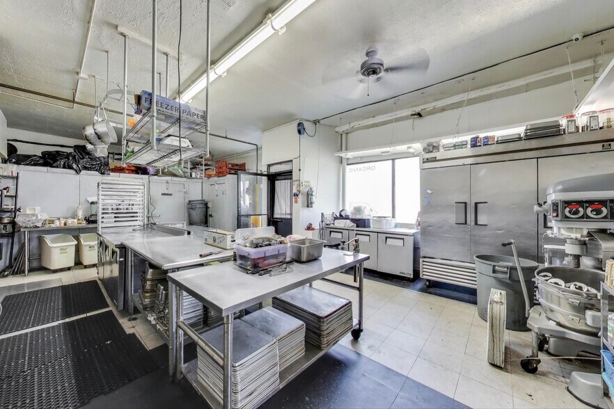 More Photos Of 1103 W Grand Ave, Chicago Apartments For Sale