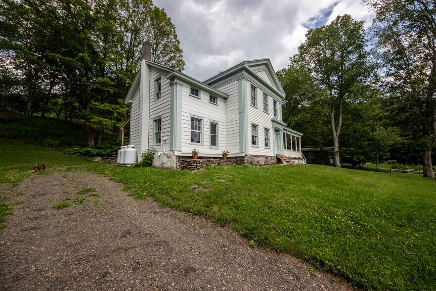 More Photos Of 345 Dorr Edson Rd, Oneonta Apartments For Sale