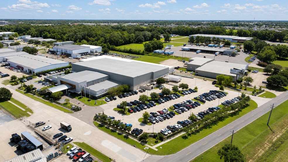 More Photos Of 7277 Exchequer Dr, Baton Rouge Distribution For Sale