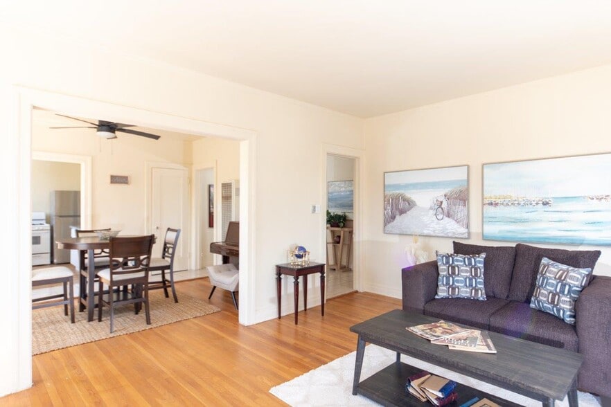 More Photos Of 833 N Ridgewood Pl, Los Angeles Apartments For Sale
