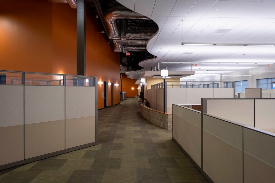 More Photos Of 654 Richland Hills Dr, San Antonio Office For Sale