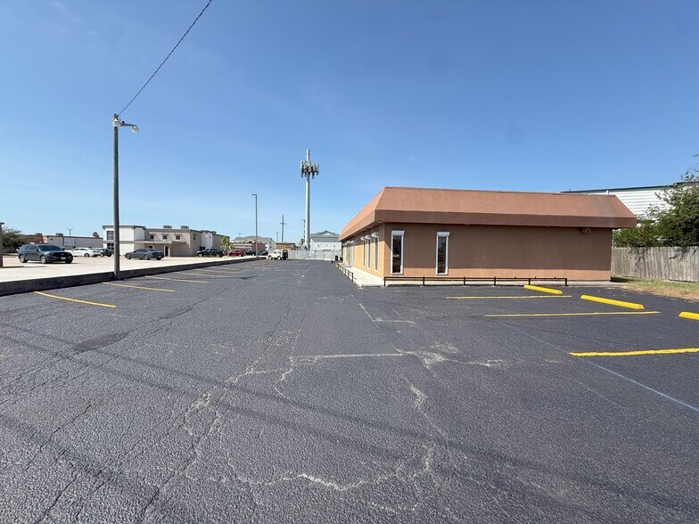 More Photos Of 4521 S Staples St, Corpus Christi Medical For Lease