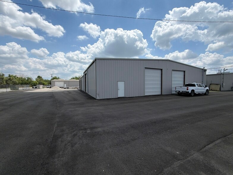 More Photos Of 1710 Turkey Creek Rd, Plant City Warehouse For Lease