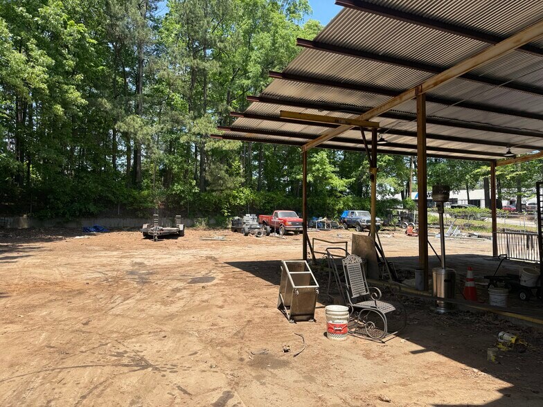 More Photos Of 1129 E Geer St, Durham Warehouse For Lease