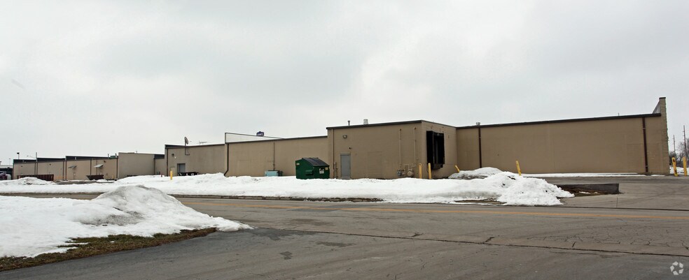 More Photos Of 1240-1270 Bellefontaine St, Wapakoneta Storefront For Lease