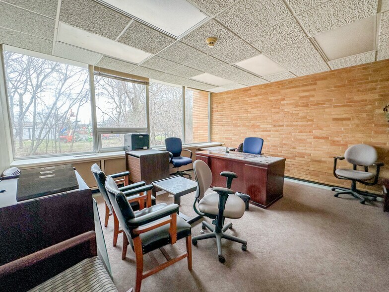 More Photos Of 1209 John Fitch Blvd, South Windsor Medical For Lease