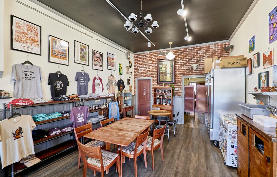 More Photos Of 214 E 1st St, Hermann Storefront Retail Residential For Sale