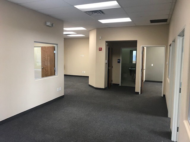 More Photos Of 8883 W Flamingo Rd, Las Vegas Office For Sale