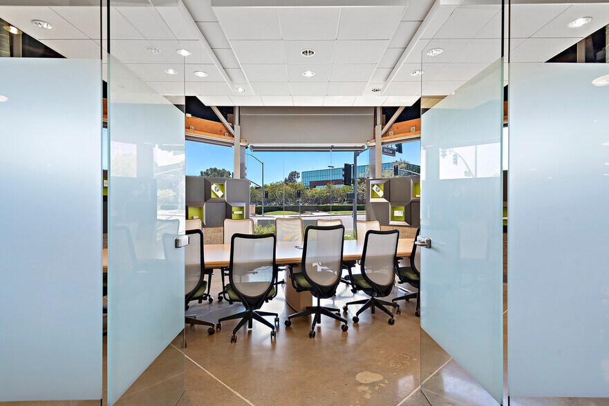 More Photos Of 1641 McGaw Ave, Irvine Research And Development For Lease