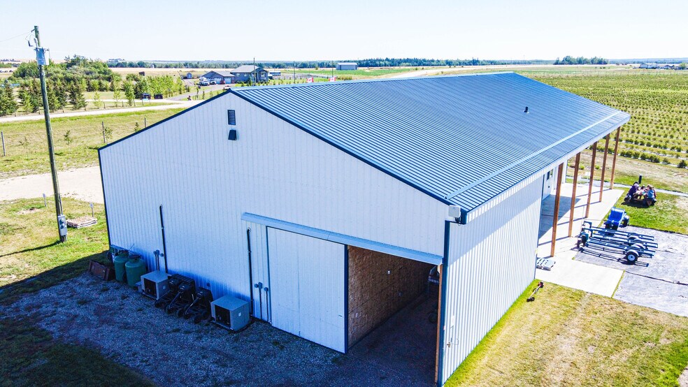 More Photos Of 705068 82 -1, Wembley General Retail For Sale