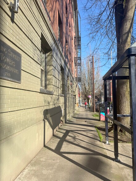 More Photos Of 2109 NW Irving St, Portland Apartments For Sale