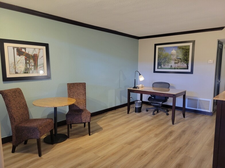 More Photos Of 2101 S Meridian Ave, Oklahoma City Hotel For Sale