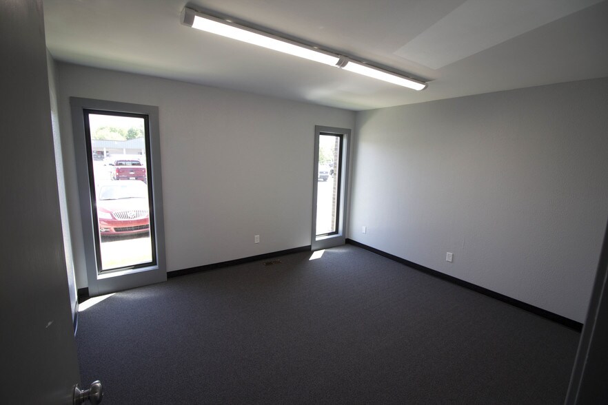 More Photos Of 4000 Portage St, Kalamazoo Office For Lease