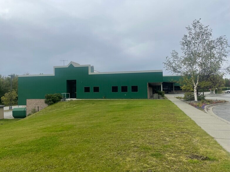More Photos Of 950 E Bogard Rd, Wasilla Office For Sale