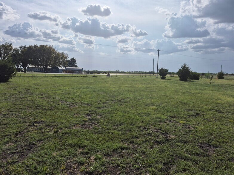 More Photos Of 9561 N TX-50 Hwy, Ladonia Land For Sale