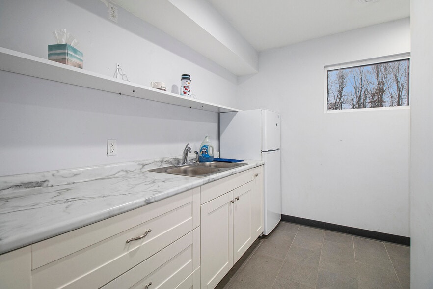 More Photos Of 9486 S Meridian Rd, Clarklake Light Manufacturing For Sale