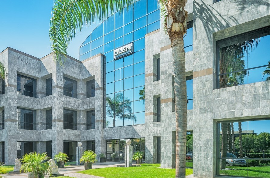 More Photos Of 20 Corporate Park, Irvine Office Residential For Lease