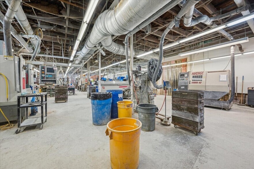 More Photos Of 337 Warren Ave, Stirling Industrial For Sale