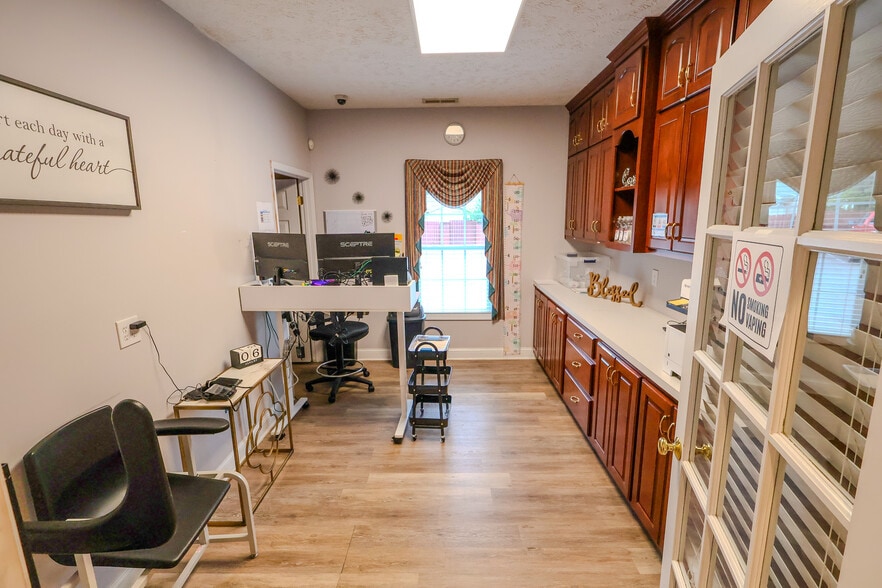 More Photos Of 2212 Hope Mills Rd, Fayetteville Office For Sale