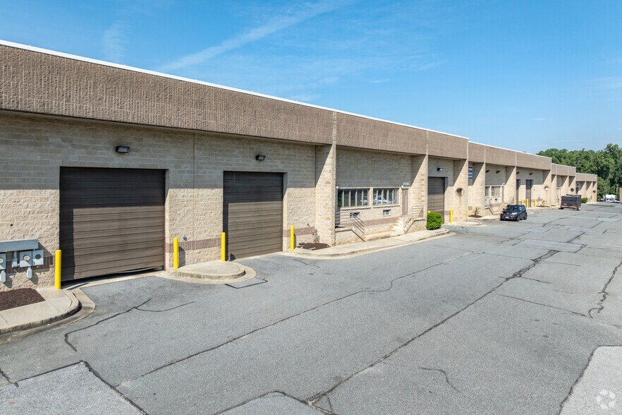 More Photos Of 9070 Maier Rd, Laurel Warehouse For Lease