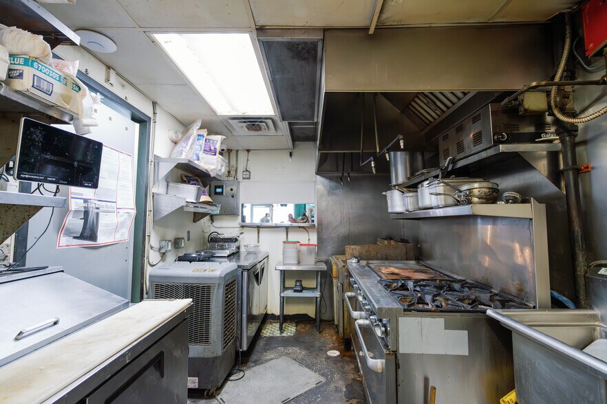 More Photos Of 937 Central Ave, Saint Petersburg Restaurant For Sale