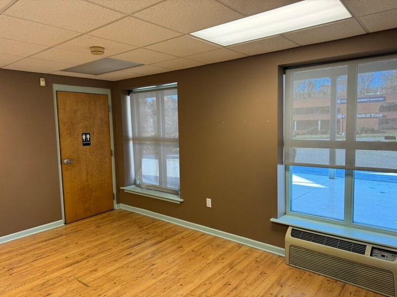 More Photos Of 1212 Battleground Ave, Greensboro Freestanding For Sale