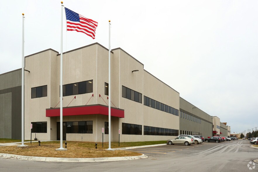 More Photos Of 28101 Schoolcraft Rd, Livonia Warehouse For Lease