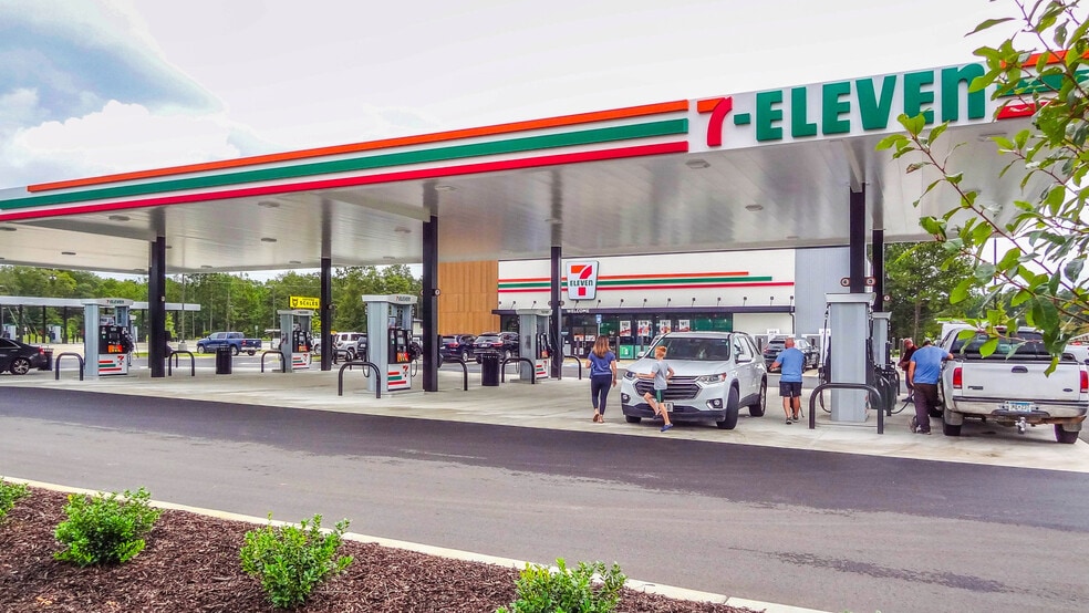Primary Photo Of 3203 71 hwy, Del Valle Convenience Store For Sale